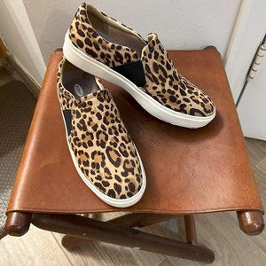 Dr. Scholl’s  Leppard tennis shoes